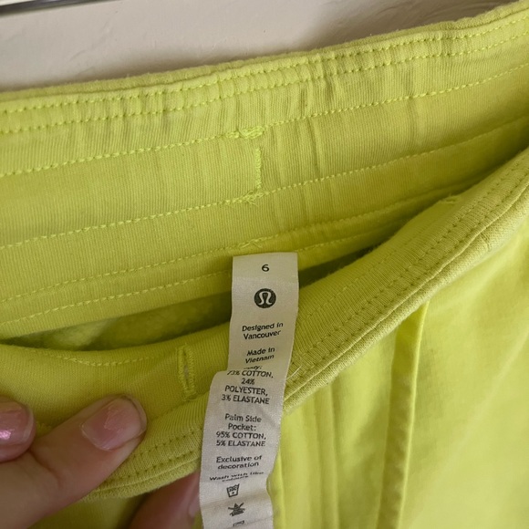 LULULEMON shorts size 6 - Picture 5 of 5
